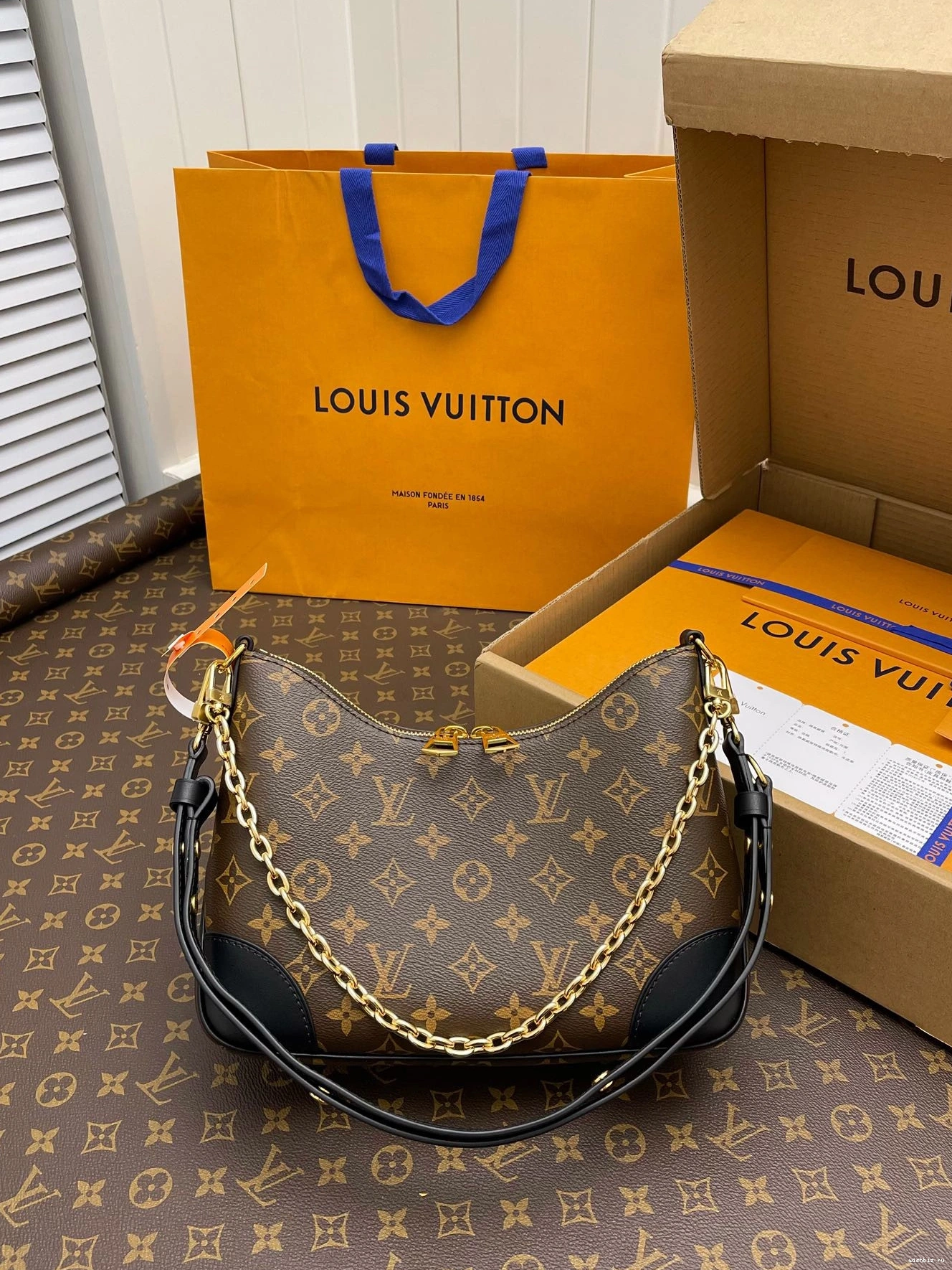WIS BOULOGNE LOUIS VUITTON 0712